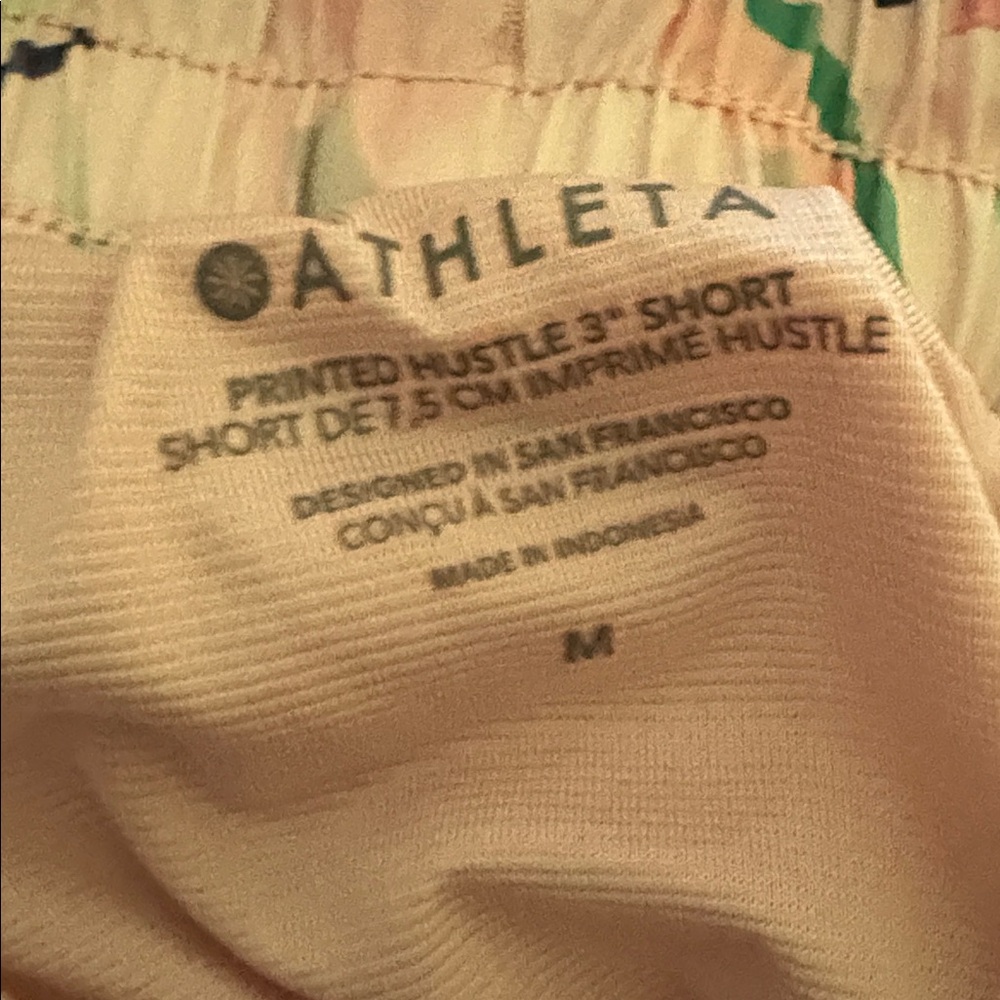 Athleta printed hustle 3” shorts - Picture 4 of 4